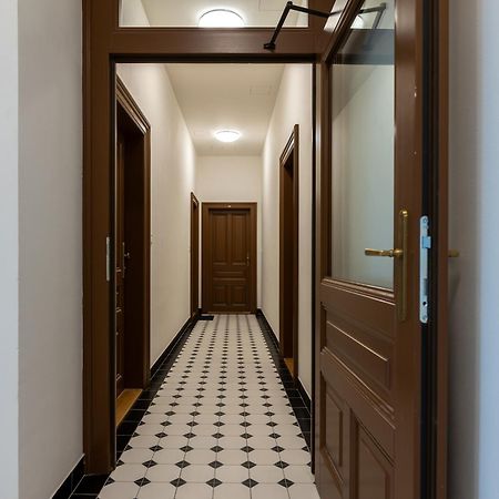 Modern Urban Room In The City Center Of Prague Exterior photo